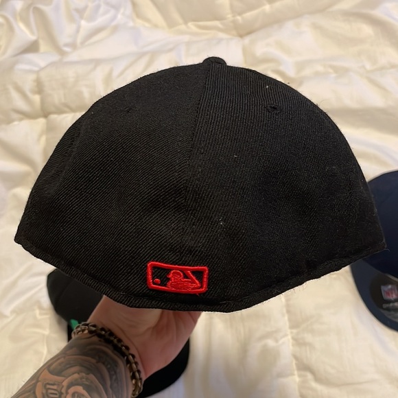 New Era/ SnapBack Fitted Hats - Picture 11 of 16
